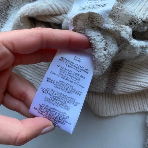 BCBG white sweater Risa - Picture 7 of 7